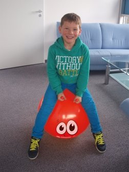 Schildkrot &trade; Fun Sports - Skippybal met handgrepen